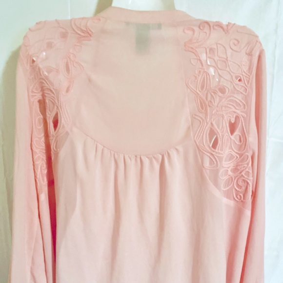 Ladies Blouse - Picture 4 of 5